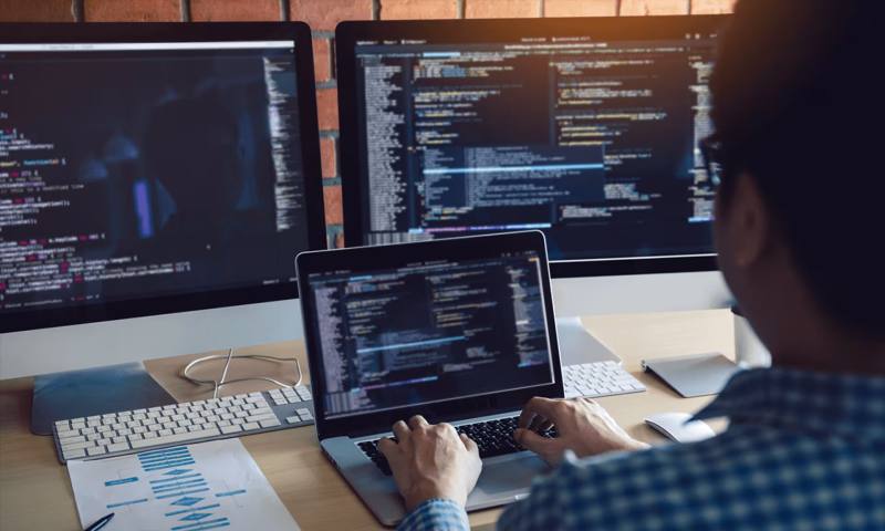 数据科学选型:R与Python如何赋能阳朔县网站建设?